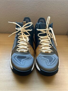 New Women’s Moolah Basketball Shoes